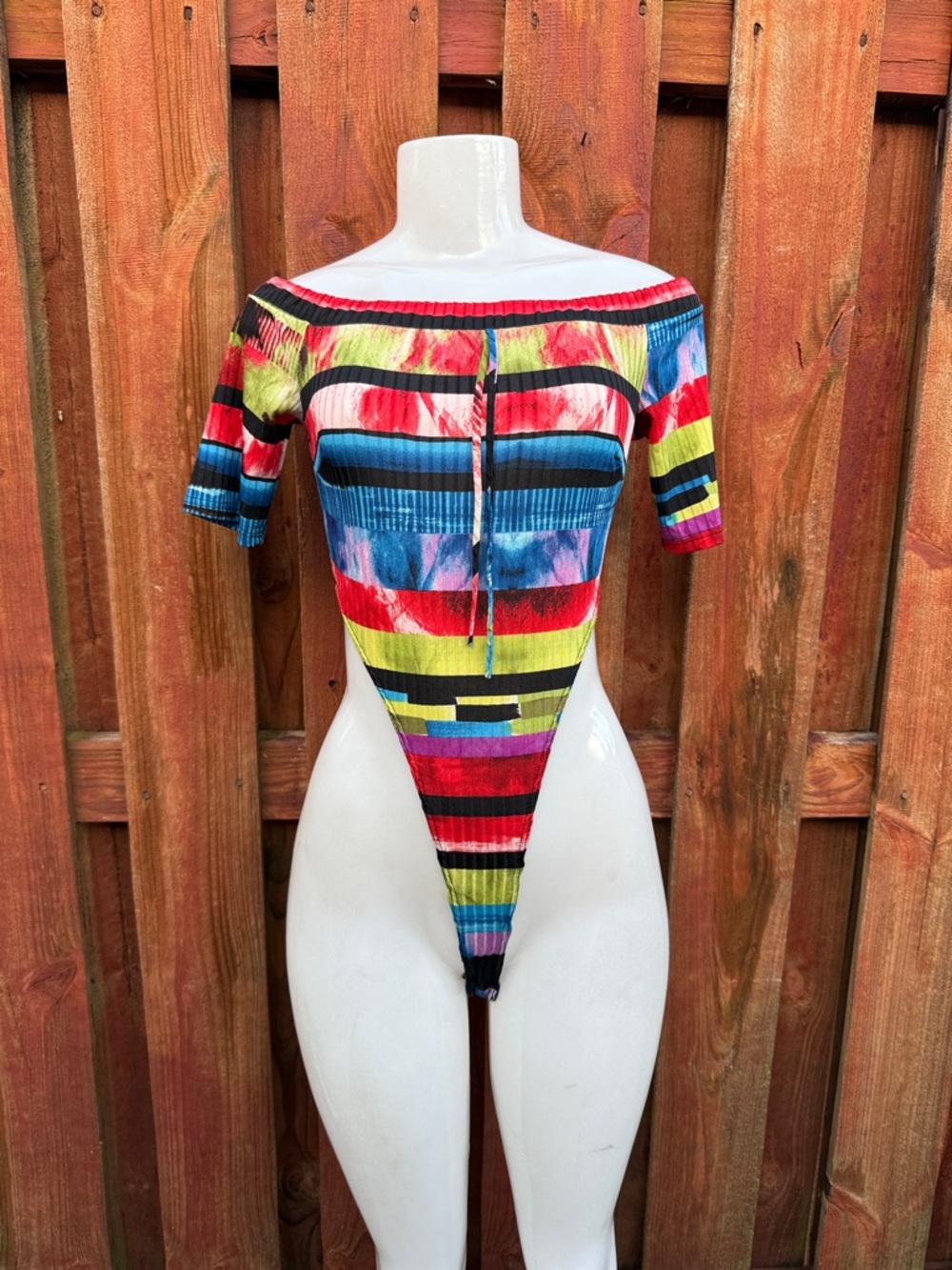 Kimcine Curve Multicolor Striped Off-Shoulder Women’s Bodysuit Shorts Set Size M - Picture 2 of 8